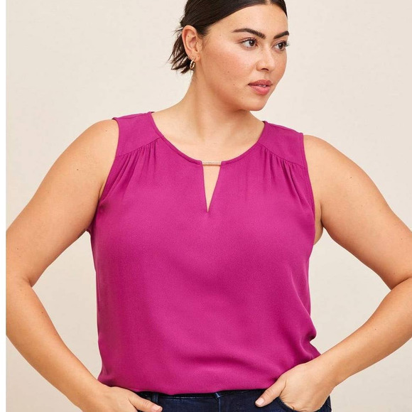 New Torrid 4 (4x, 26) New Raspberry Crepe Metal Keyhole Cutout Tank Top Blouse
